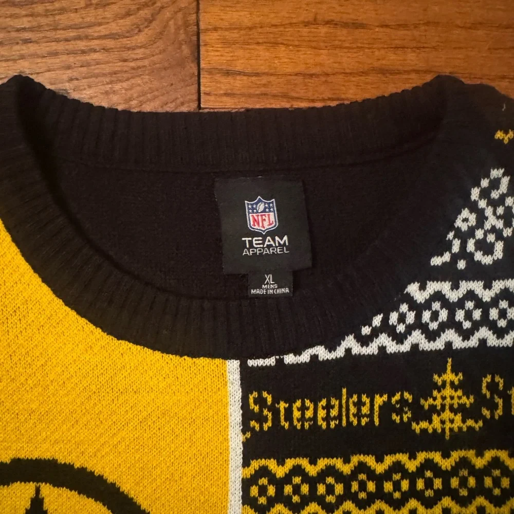 Steelers Black and Yellow Sweater - Picture 6 of 7